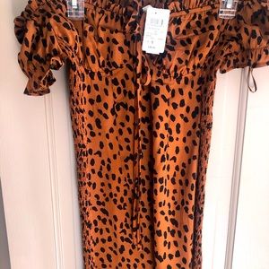 Leopard dress off the shoulder